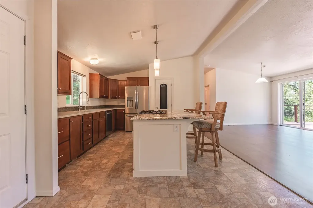 126 Burchett Road Onalaska WA 98570