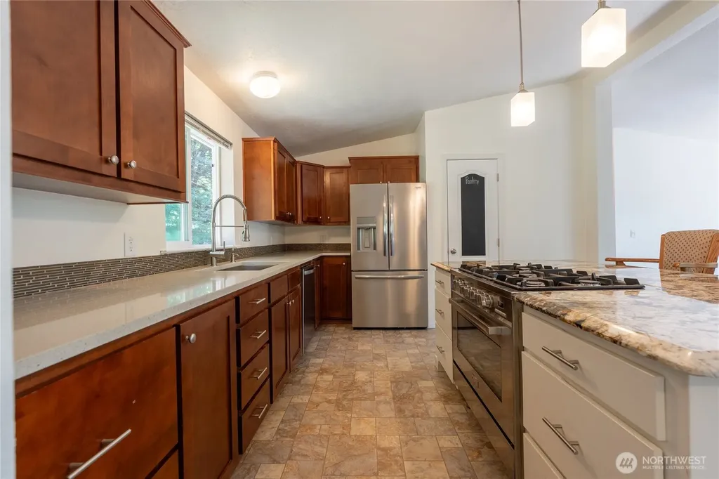 126 Burchett Road Onalaska WA 98570