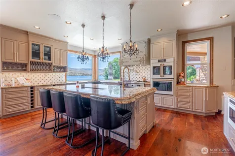 30 Stennes Point Road Pateros WA 98846
