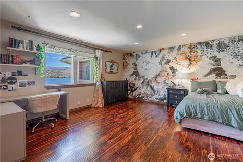 30 Stennes Point Road Pateros WA 98846