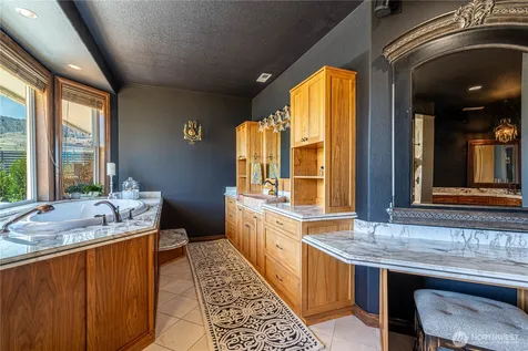 30 Stennes Point Road Pateros WA 98846
