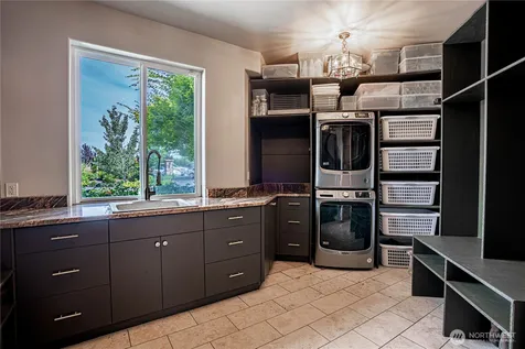 30 Stennes Point Road Pateros WA 98846