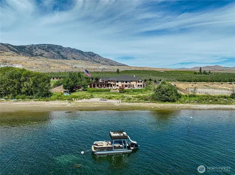 30 Stennes Point Road Pateros WA 98846
