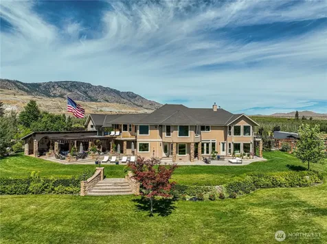 30 Stennes Point Road Pateros WA 98846