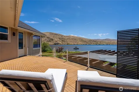 30 Stennes Point Road Pateros WA 98846