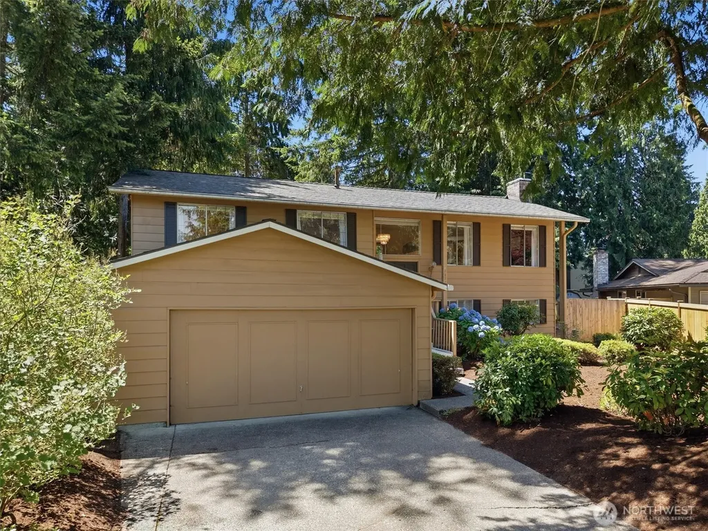 12217 NE 68th Place Kirkland WA 98033