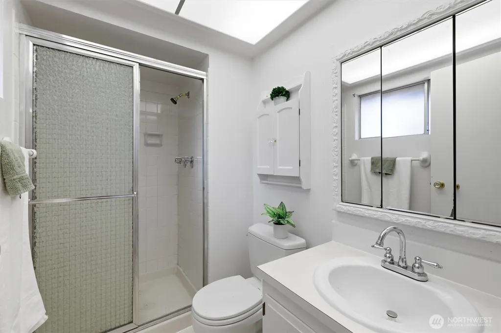 12217 NE 68th Place Kirkland WA 98033