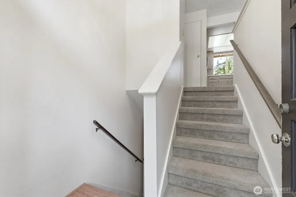 12217 NE 68th Place Kirkland WA 98033