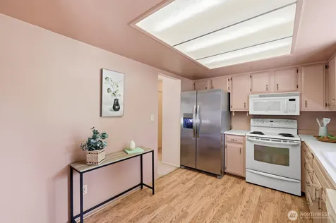 12217 NE 68th Place Kirkland WA 98033