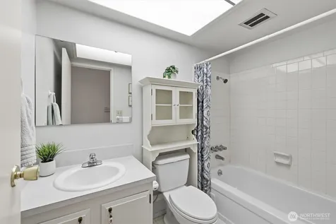 12217 NE 68th Place Kirkland WA 98033