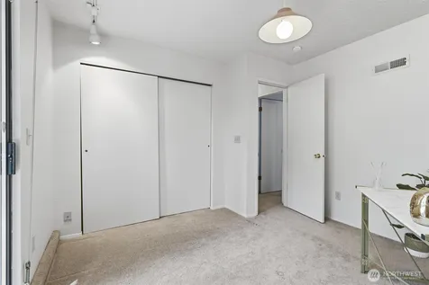 12217 NE 68th Place Kirkland WA 98033