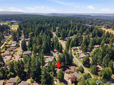 12217 NE 68th Place Kirkland WA 98033