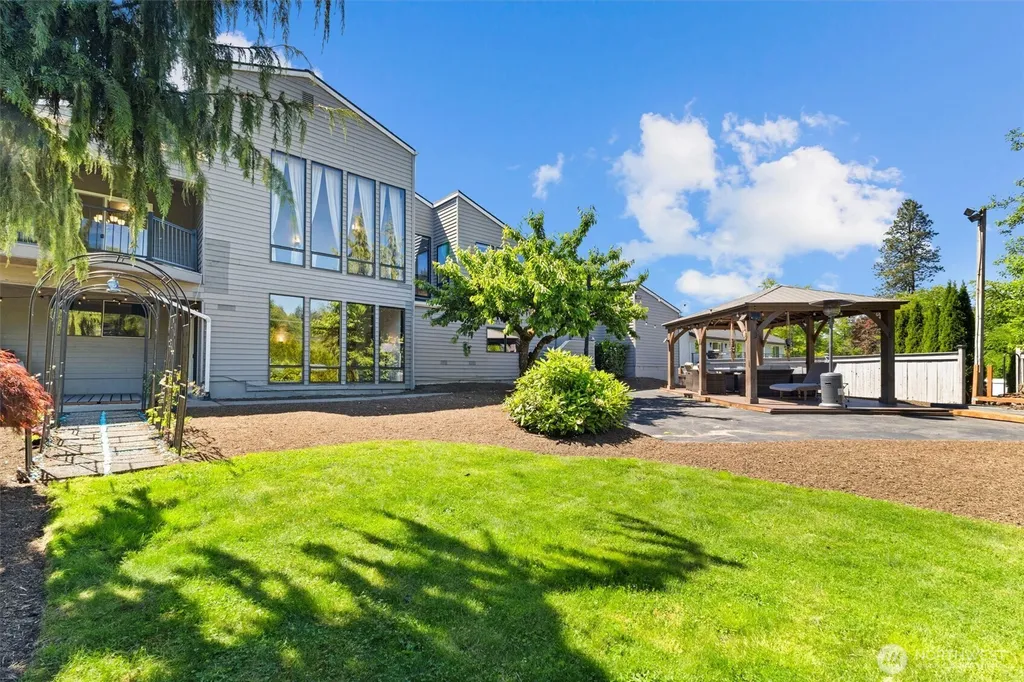 16306 Valhalla Drive Bothell WA 98011