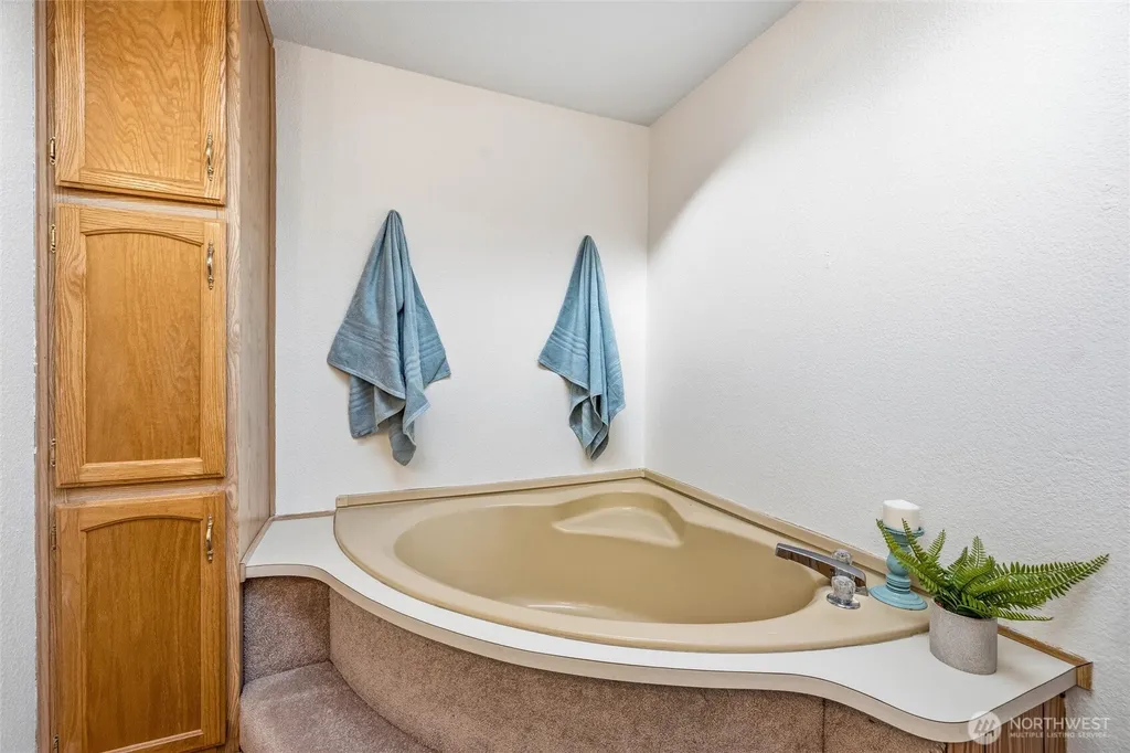 8080 Harborview Road Blaine WA 98230