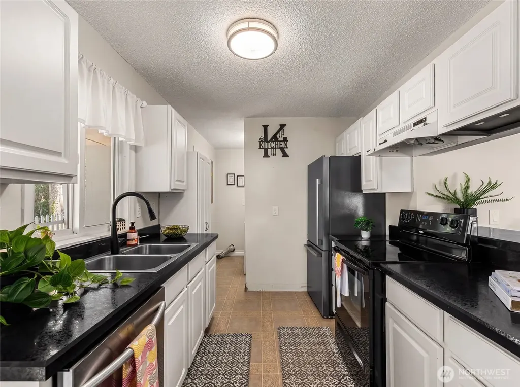 593 Rolfs Place East Wenatchee WA 98802