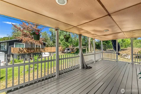 593 Rolfs Place East Wenatchee WA 98802