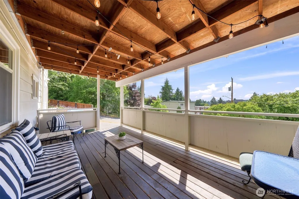9725 Phinney Avenue N Seattle WA 98103