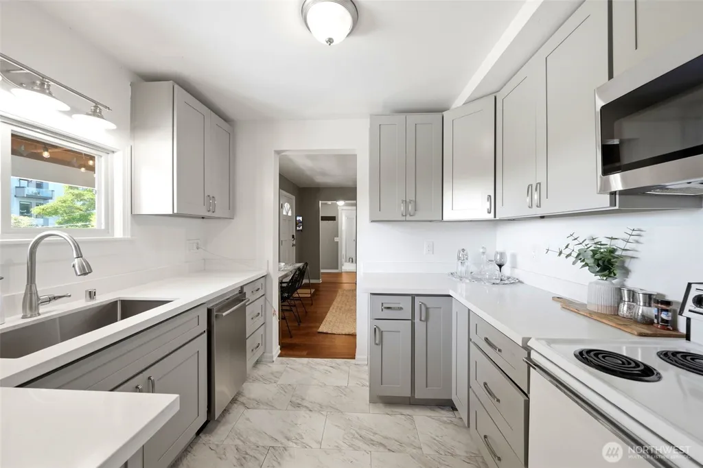 9725 Phinney Avenue N Seattle WA 98103