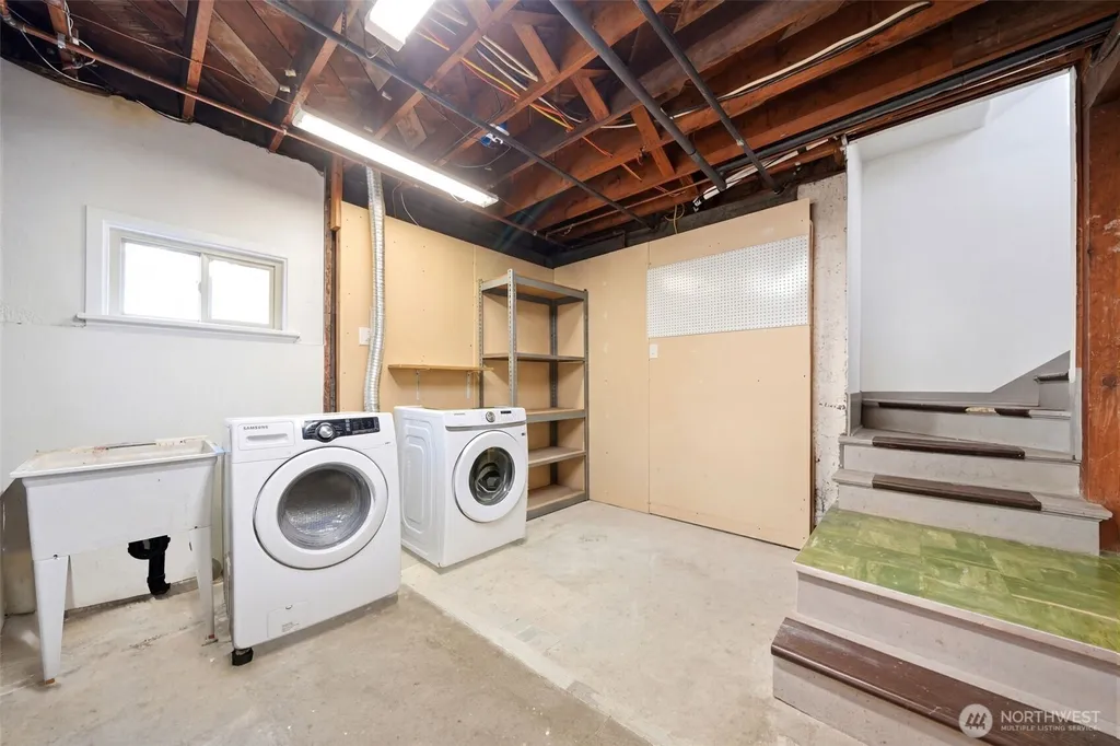 9725 Phinney Avenue N Seattle WA 98103