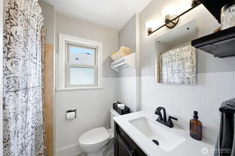9725 Phinney Avenue N Seattle WA 98103