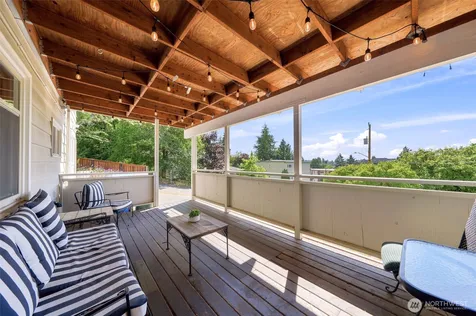 9725 Phinney Avenue N Seattle WA 98103