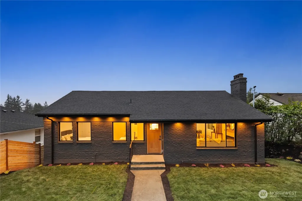 2518 36th Avenue W Seattle WA 98199