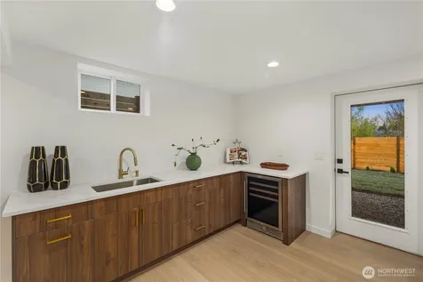 2518 36th Avenue W Seattle WA 98199