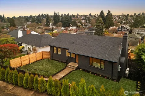 2518 36th Avenue W Seattle WA 98199