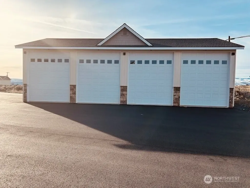 9967 W.8 Road NW Quincy WA 98848