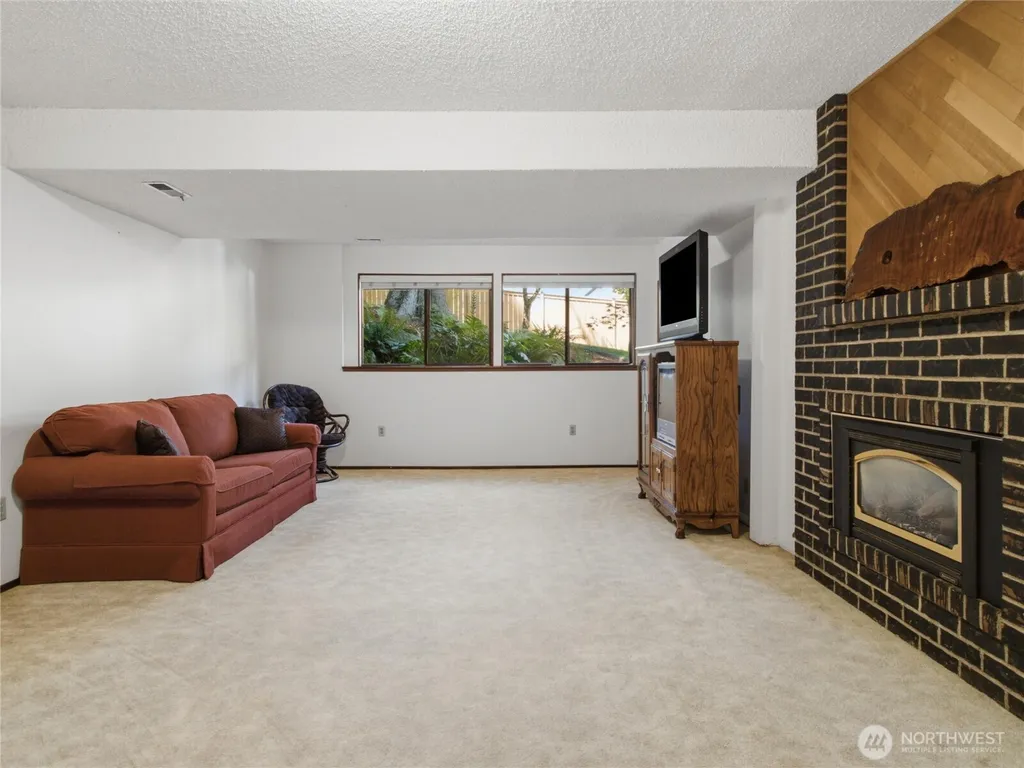 21828 SE 254th Place Maple Valley WA 98038