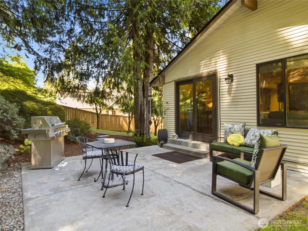 21828 SE 254th Place Maple Valley WA 98038