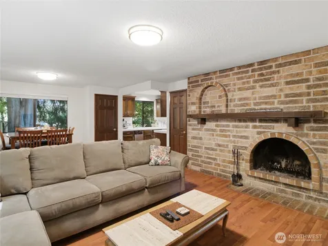 21828 SE 254th Place Maple Valley WA 98038
