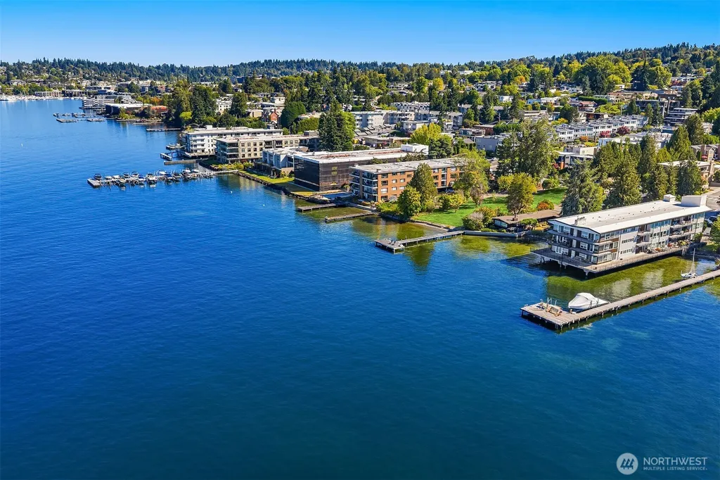 6211 Lake Washington Boulevard NE Kirkland WA 98033