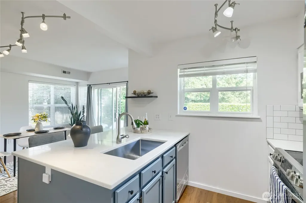 11613 Grove Drive Mukilteo WA 98275