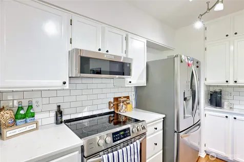 11613 Grove Drive Mukilteo WA 98275