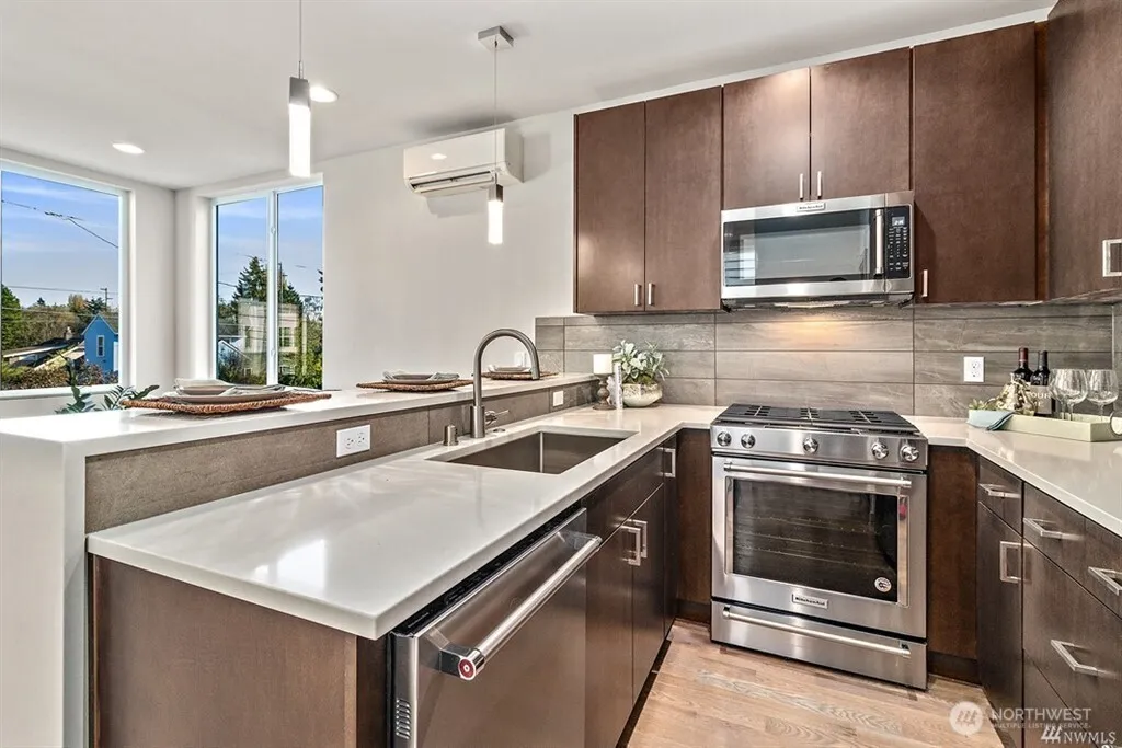 9515 8th Avenue NW Seattle WA 98117