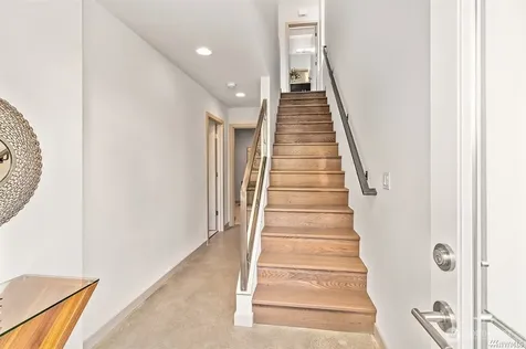 9515 8th Avenue NW Seattle WA 98117