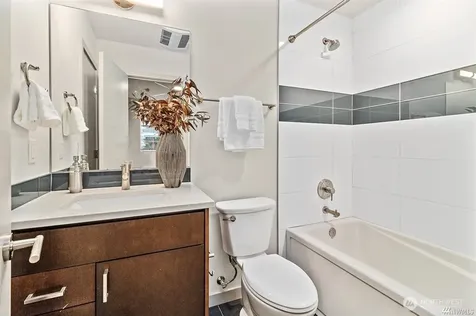 9515 8th Avenue NW Seattle WA 98117