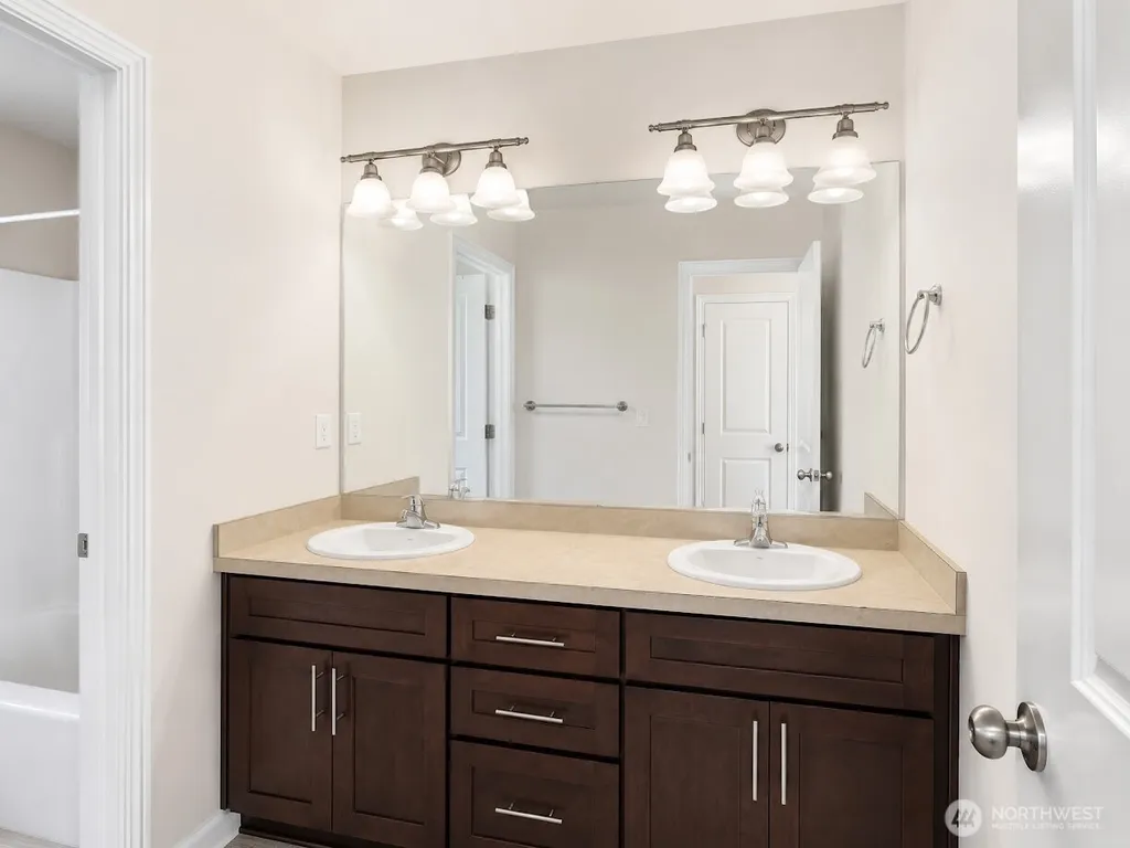 4960 S 325th Court Auburn WA 98001