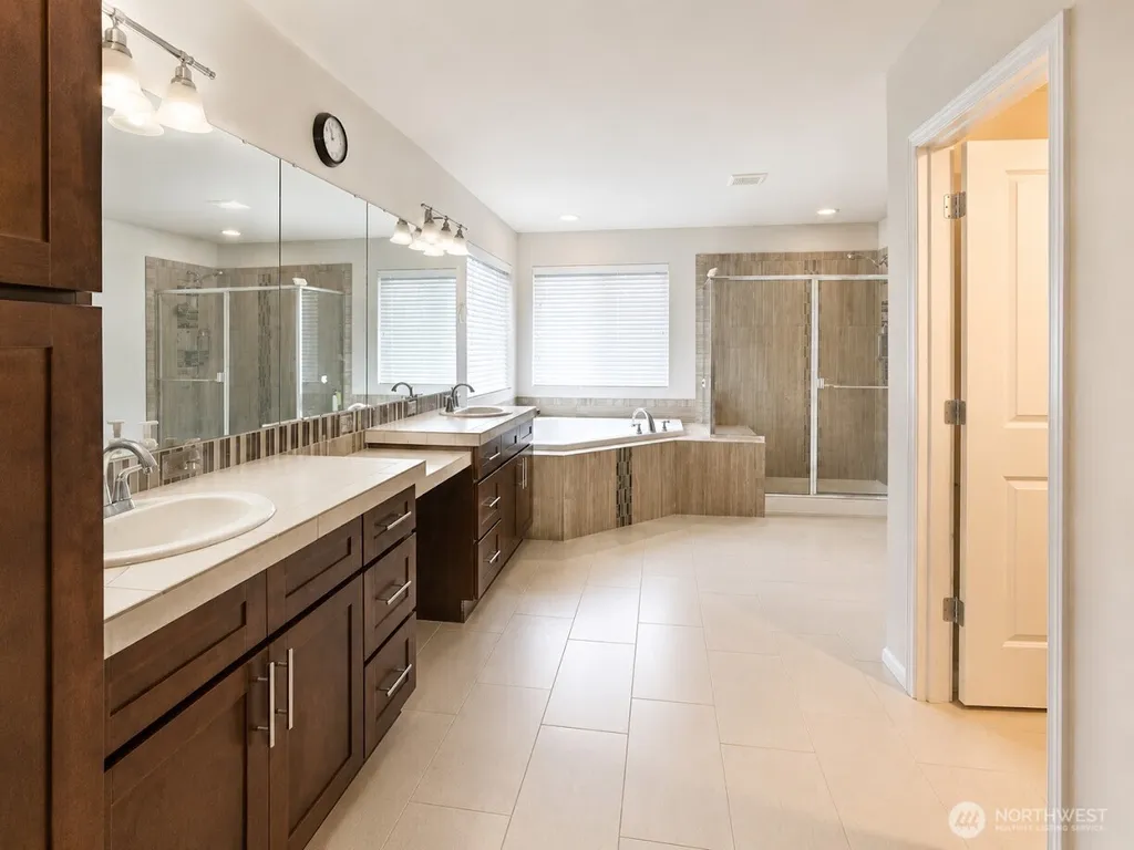 4960 S 325th Court Auburn WA 98001