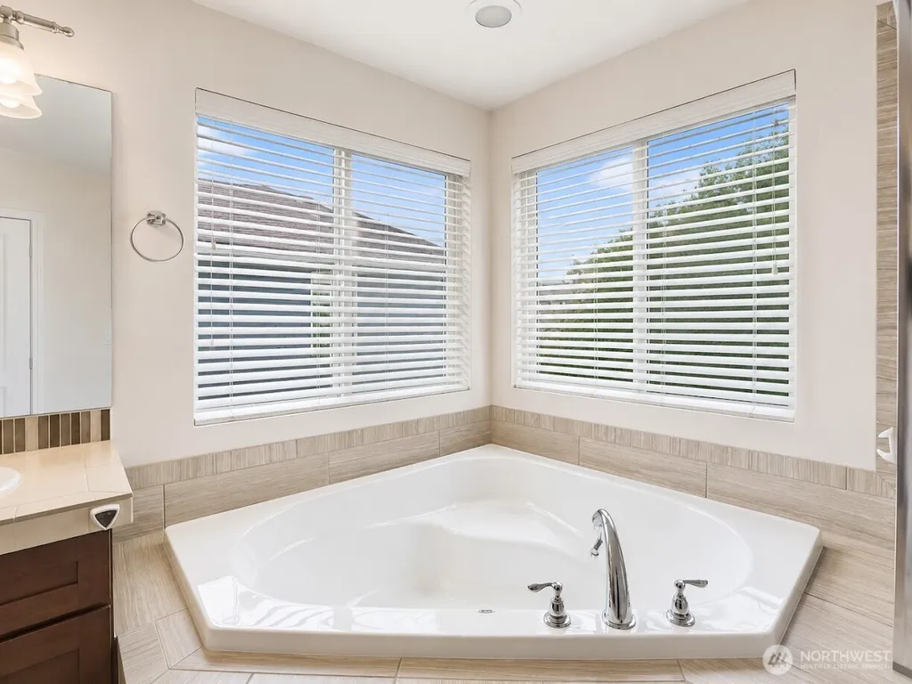 4960 S 325th Court Auburn WA 98001