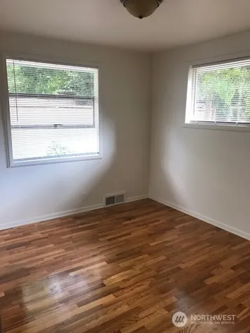 5518 25th Avenue NE Seattle WA 98105