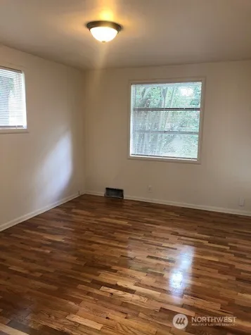 5518 25th Avenue NE Seattle WA 98105