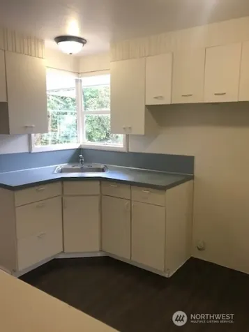 5518 25th Avenue NE Seattle WA 98105