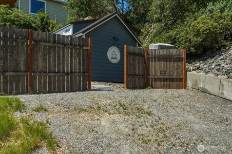 416 State Route 150 Manson WA 98831