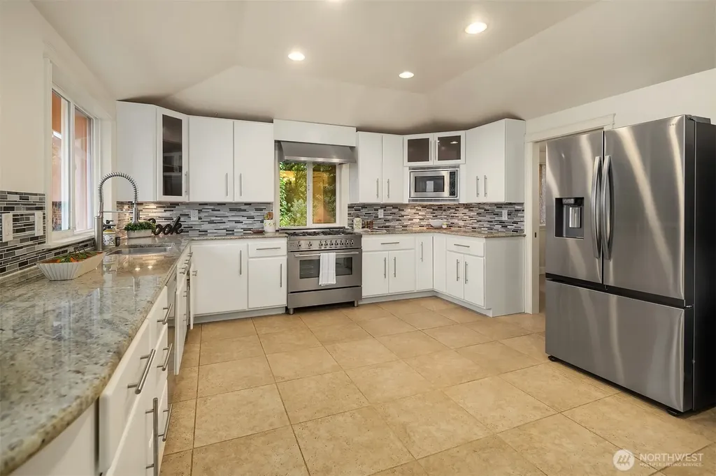 310 Skyline Drive Edmonds WA 98020
