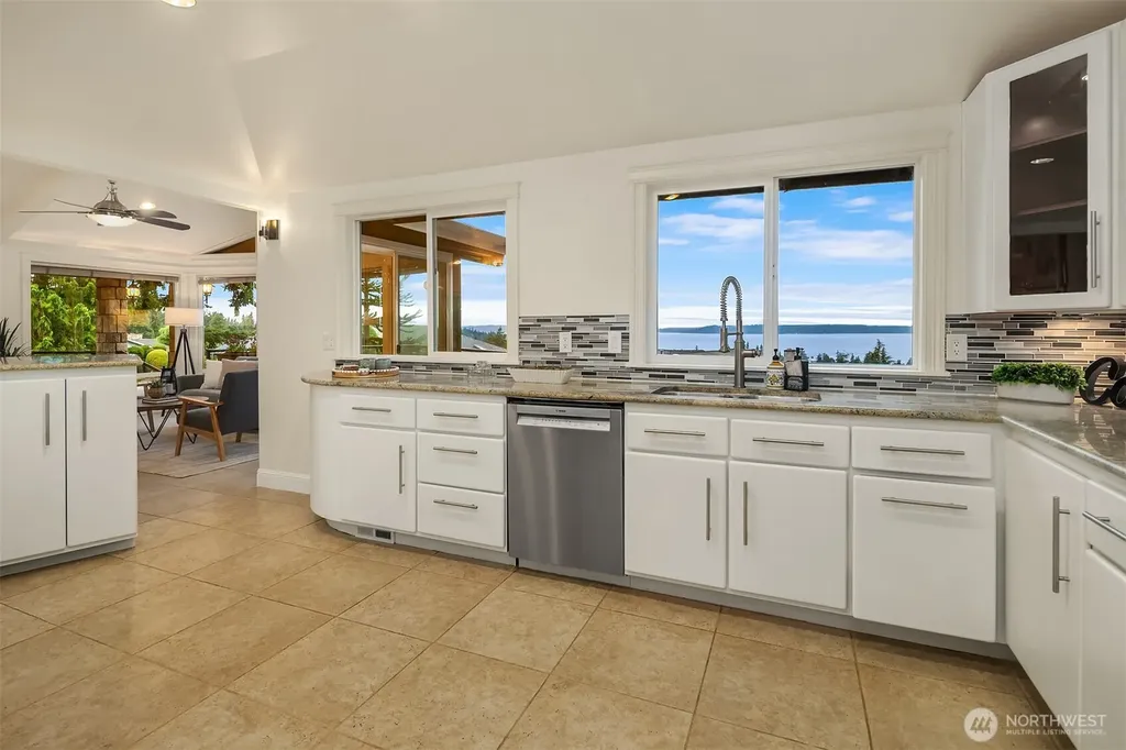 310 Skyline Drive Edmonds WA 98020