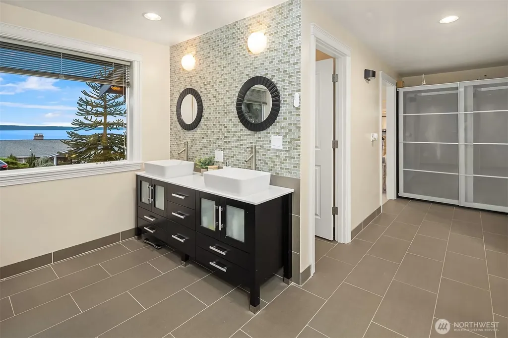 310 Skyline Drive Edmonds WA 98020