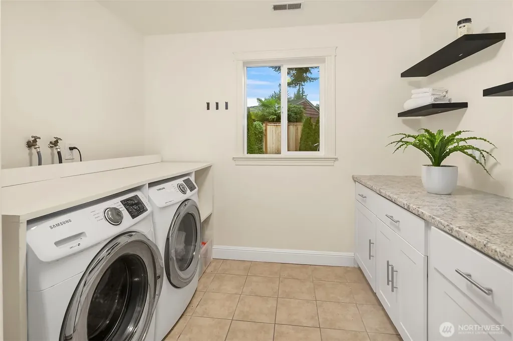 310 Skyline Drive Edmonds WA 98020