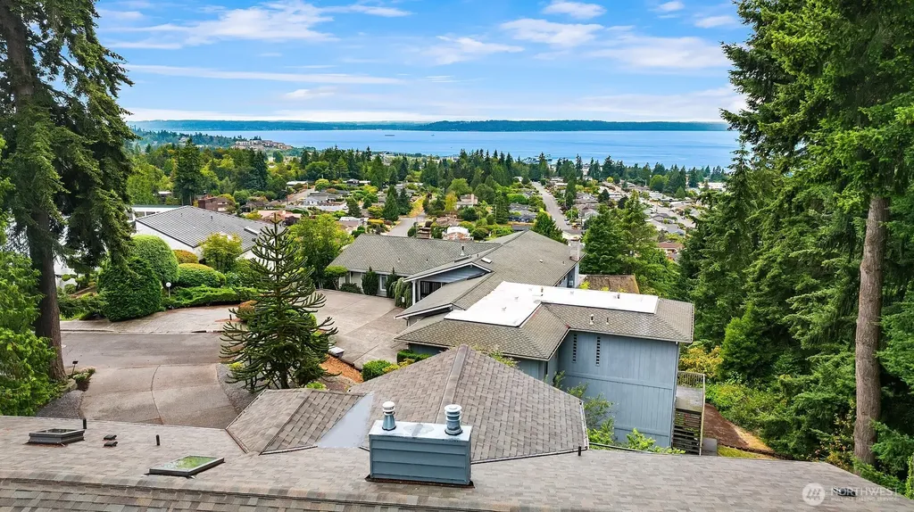 310 Skyline Drive Edmonds WA 98020